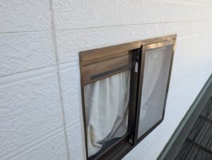 宗像市A様邸外壁塗装 コーキング(サッシ回り)着工前