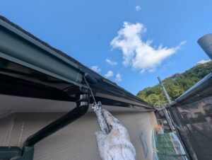 宗像市A様邸外壁塗装 雨樋塗装 上塗り1回目