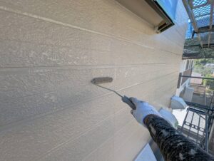 宗像市A様邸外壁塗装 外壁塗装① 上塗り