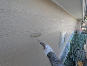 宗像市A様邸外壁塗装 外壁塗装② 上塗り