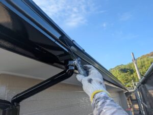 宗像市A様邸外壁塗装 雨樋塗装 上塗り2回目
